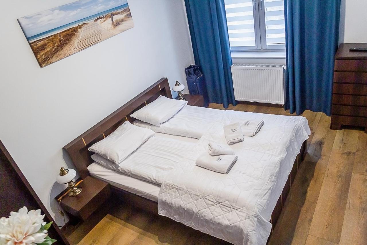 Al-dom Wisniowy Ogrod Z Garazem Apartment